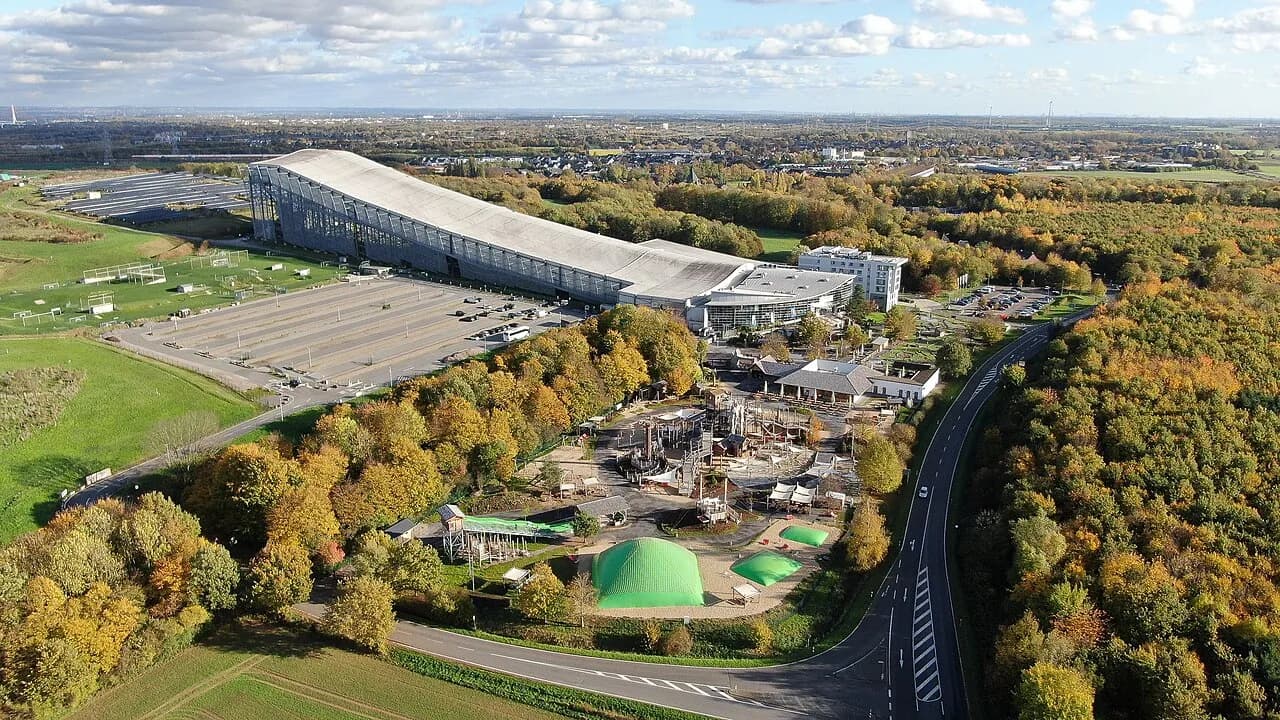 Alpenpark Neuss – Skihalle und Freizeitpark